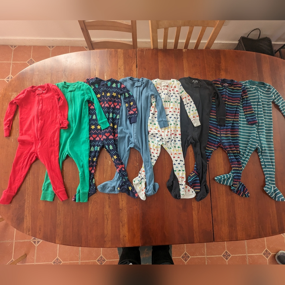 Primary Organic Footies & Rompers Lot: size 12-18 months